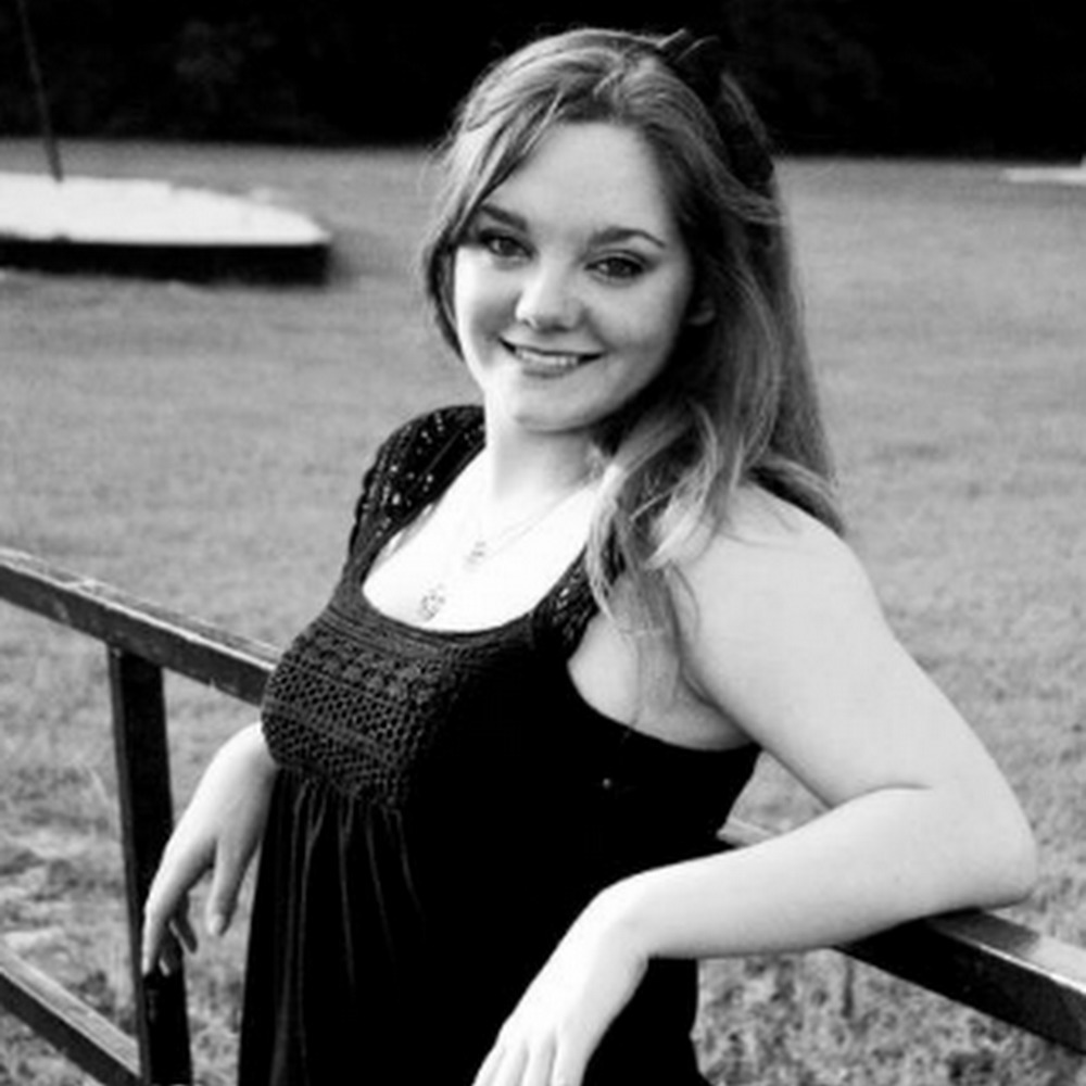 Meet your Posher, Courtney